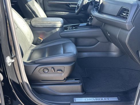 Used 2025 Chevrolet Tahoe LT image 13