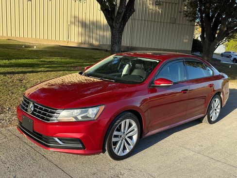 Used 2019 Volkswagen Passat 2.0T Wolfsburg image 2