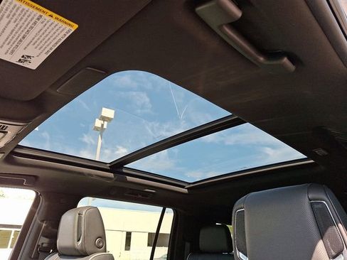 Used 2023 Cadillac Escalade ESV Premium Luxury image 16