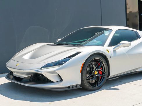 Used 2022 Ferrari F8 Tributo RWD image 19
