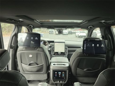New 2026 GMC Yukon XL AT4 Ultimate w/ LPO, Illumination Package image 21