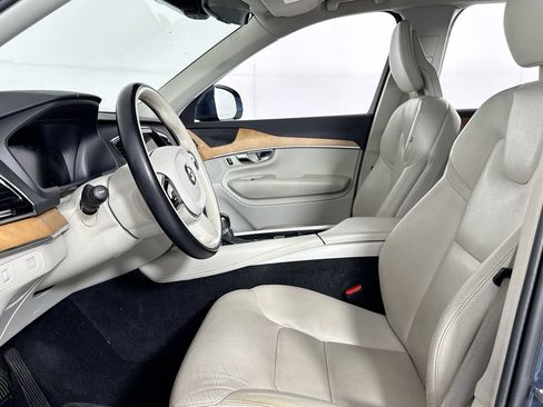 Used 2022 Volvo XC90 T6 Momentum w/ Advanced Package AWD/4WD image 10