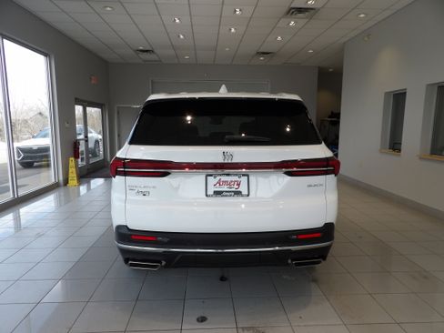 Used 2025 Buick Enclave Preferred image 5