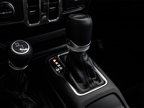 New 2025 Jeep Gladiator Sport w/ Premium Package image 18