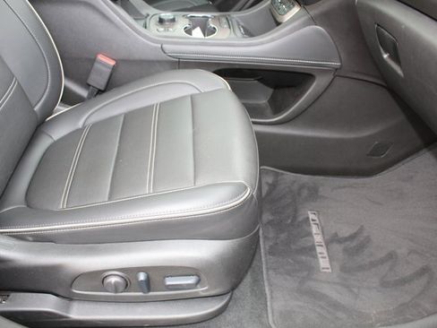 Used 2023 GMC Acadia Denali w/ Black Diamond Edition image 19