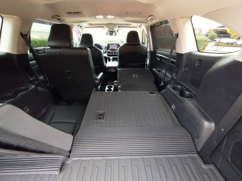 Used 2020 Toyota Highlander XLE image 82