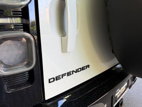 Used 2020 Land Rover Defender 110 AWD/4WD image 7