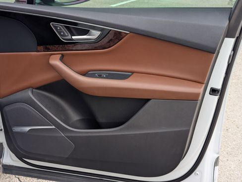 Used 2019 Audi Q7 3.0T Prestige w/ Prestige Package image 28