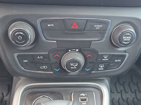 Used 2019 Jeep Compass Sport image 26