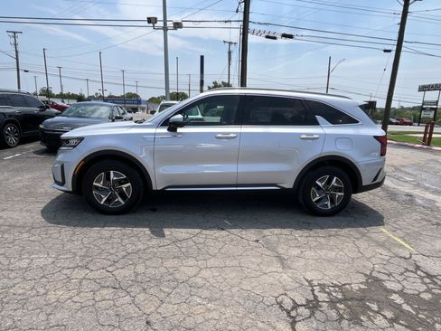 Used 2022 Kia Sorento S FWD image 4