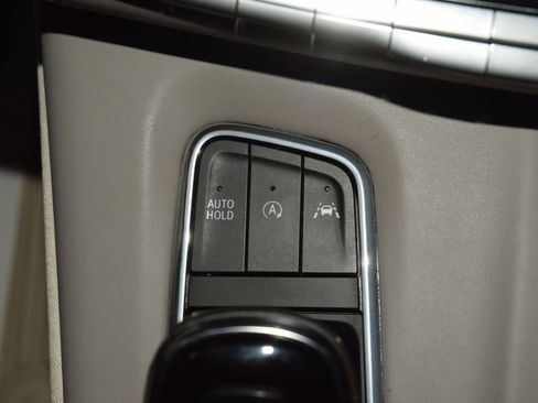 Used 2024 Cadillac Escalade ESV Sport Platinum w/ LPO, ONYX Package AWD/4WD image 35