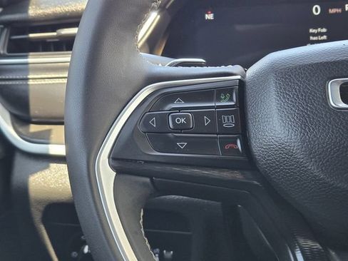 Used 2025 Jeep Grand Cherokee L Altitude AWD/4WD image 27
