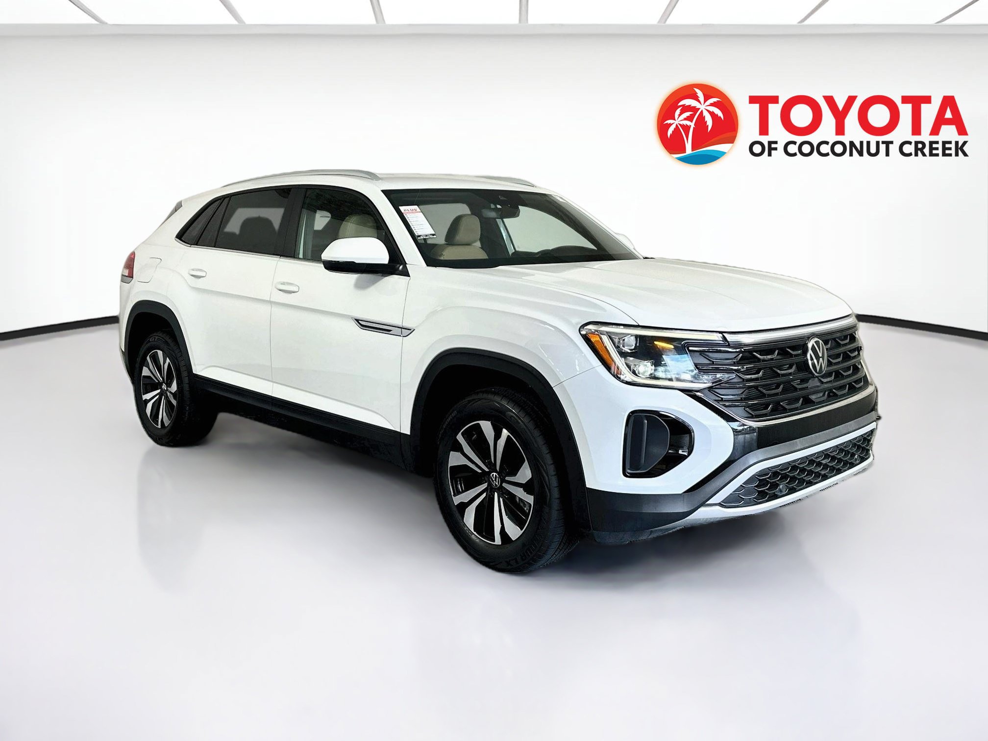 Used 2024 Volkswagen Atlas Cross Sport SE FWD image 1