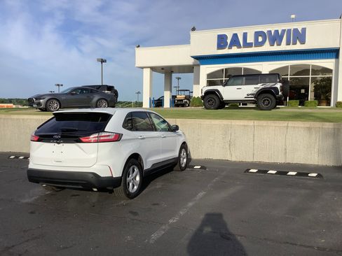 Used 2021 Ford Edge SE FWD image 7