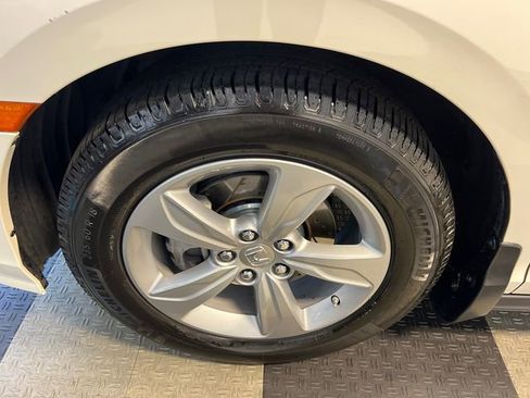 Used 2018 Honda Odyssey EX-L image 9