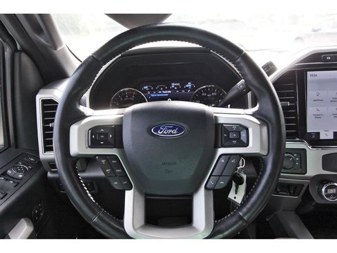 Certified 2022 Ford F250 Lariat w/ Lariat Value Package AWD/4WD image 14