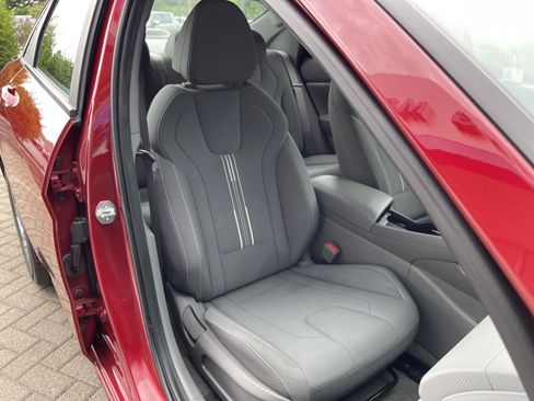Used 2024 Hyundai Elantra SEL FWD image 29