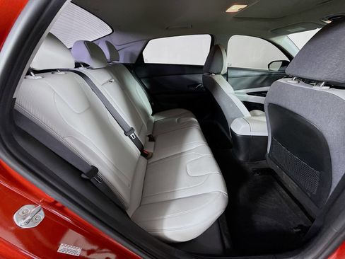 Used 2021 Hyundai Elantra Limited image 39