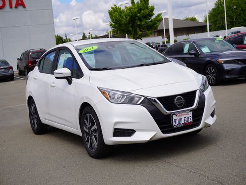 Used 2021 Nissan Versa SV FWD image 1
