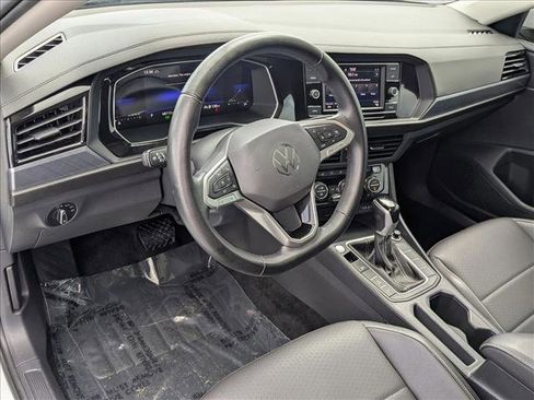 Used 2023 Volkswagen Jetta SE w/ Panoramic Sunroof Package FWD image 10