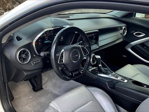 Used 2017 Chevrolet Camaro SS image 11