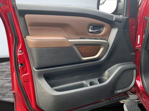 Used 2024 Nissan Titan Platinum Reserve w/ Moonroof Package image 25