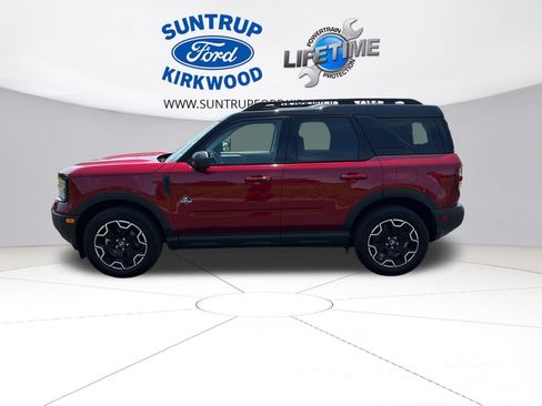 Used 2025 Ford Bronco Sport Outer Banks w/ Outer Banks Tech Package+ AWD/4WD image 2