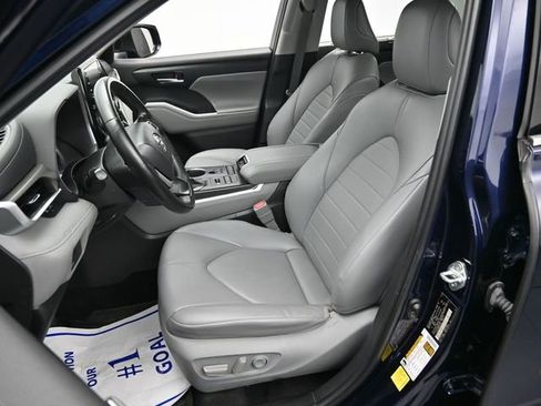 Used 2022 Toyota Highlander XLE image 10