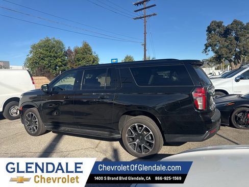 Used 2021 Chevrolet Suburban RST w/ Rear Media and Nav Package image 5