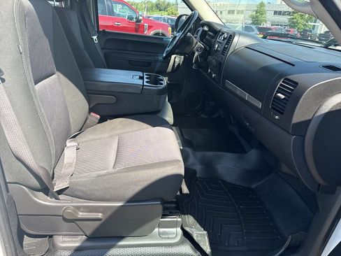 Used 2013 Chevrolet Silverado 2500 LT AWD/4WD image 12