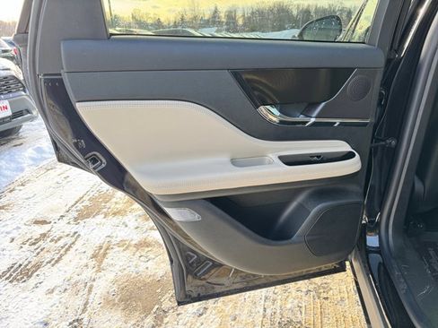 Used 2025 Lincoln Corsair Reserve image 28