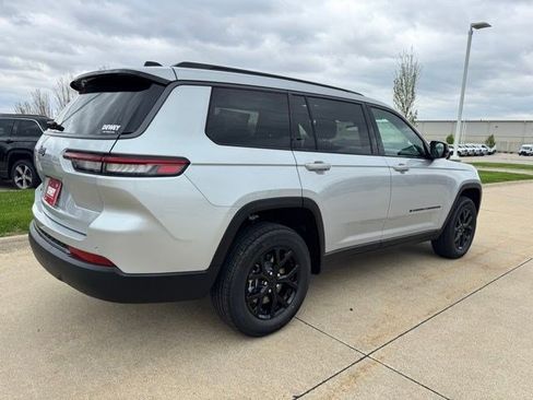 New 2026 Jeep Grand Cherokee L 4WD image 7