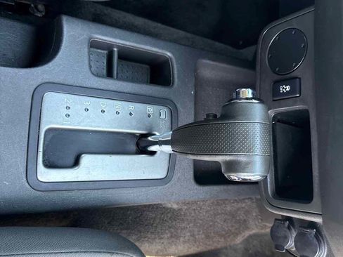 Used 2015 Nissan Xterra 2WD image 24