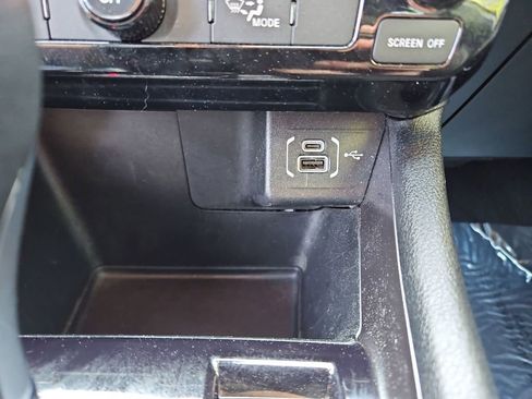 Used 2024 Jeep Compass Latitude AWD/4WD image 19