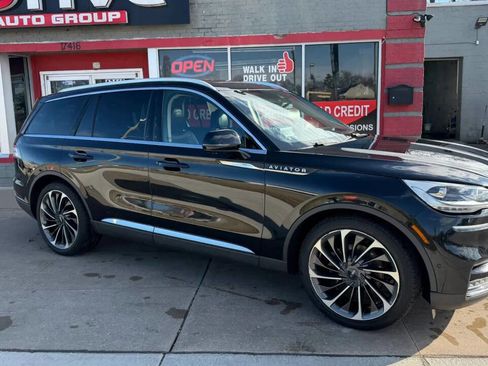 Used 2020 Lincoln Aviator Reserve w/ Equipment Group 202A image 2