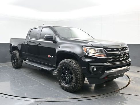 Used 2022 Chevrolet Colorado Z71 w/ Trail Boss Package AWD/4WD image 2