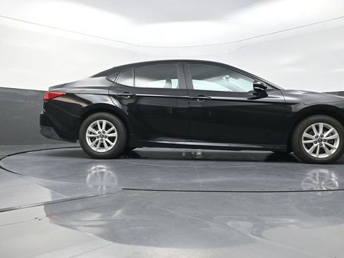 Used 2025 Toyota Camry LE FWD image 38
