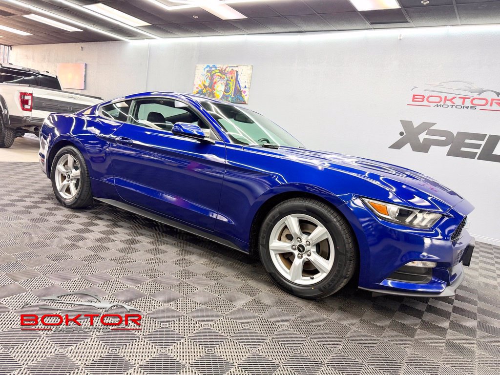 Used 2015 Ford Mustang Coupe RWD image 1