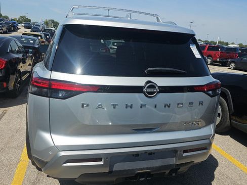 Used 2024 Nissan Pathfinder Platinum AWD/4WD image 9