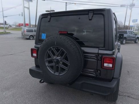 Used 2025 Jeep Wrangler Sport S image 11