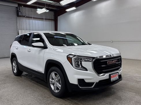 Used 2024 GMC Terrain SLE image 20