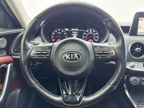 Used 2018 Kia Stinger Premium RWD image 13