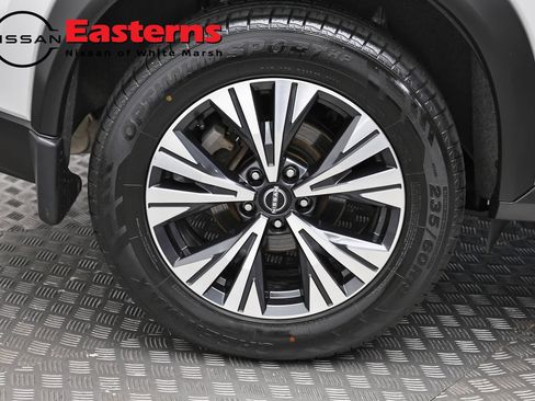 Used 2023 Nissan Rogue SV AWD/4WD image 30