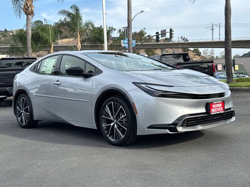 New 2027 Toyota Prius XLE FWD image 4