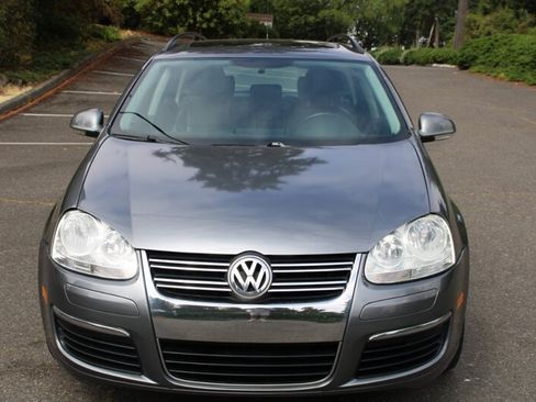 Used 2009 Volkswagen Jetta SEL FWD image 10