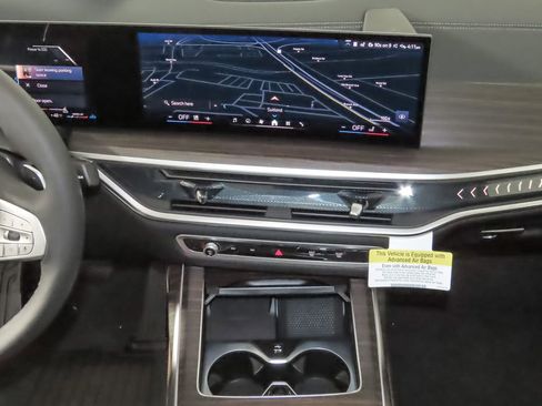Used 2025 BMW X7 xDrive40i w/ Premium Package AWD/4WD image 18