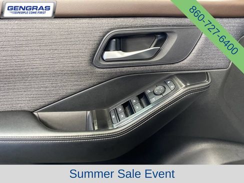 Used 2023 Nissan Rogue SV AWD/4WD image 14