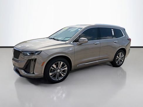 Used 2022 Cadillac XT6 Premium Luxury w/ Technology Package image 7