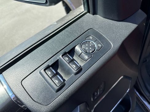 Used 2018 Ford F150 Lariat w/ Equipment Group 502A Luxury AWD/4WD image 11