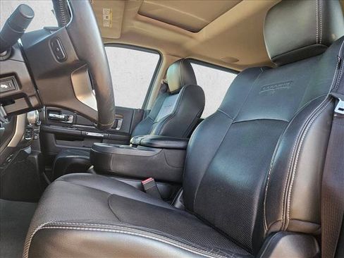 Used 2014 RAM 1500 Laramie w/ Convenience Group AWD/4WD image 15